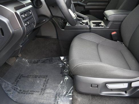 Certified 2025 Toyota 4Runner SR5 AWD/4WD image 15