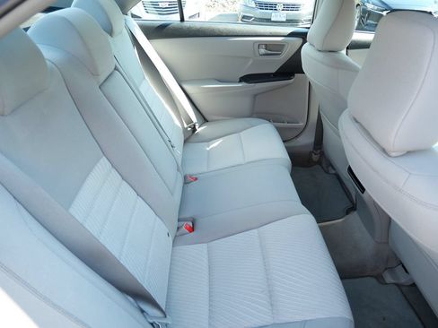 Used 2016 Toyota Camry LE FWD image 30