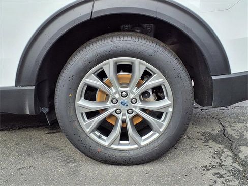 Used 2023 Ford Explorer Limited image 7