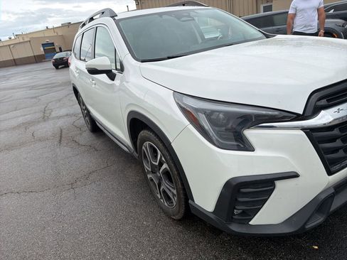 Used 2023 Subaru Ascent Limited image 1