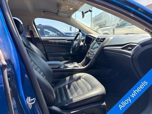 Used 2017 Ford Fusion SE w/ Fusion SE Technology Package FWD image 14