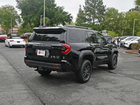 Used 2025 Toyota 4Runner SR5 AWD/4WD image 4