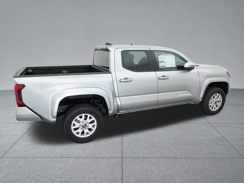 Used 2026 Toyota Tacoma SR5 RWD image 12