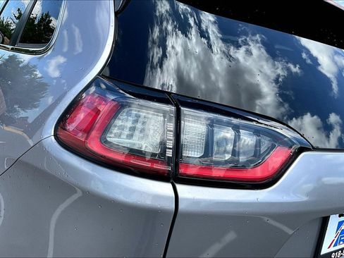 Used 2020 Jeep Cherokee Limited AWD/4WD image 31