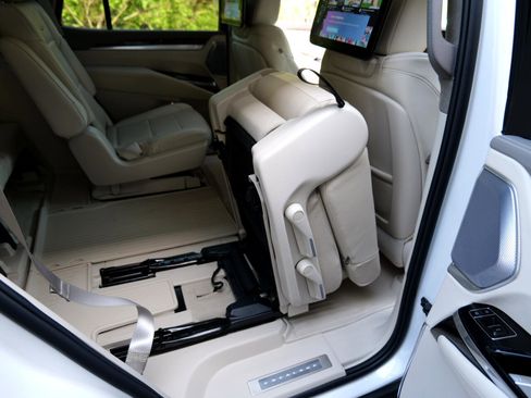 Used 2025 Cadillac Escalade Sport Platinum w/ LPO, Floor Liner Package image 46