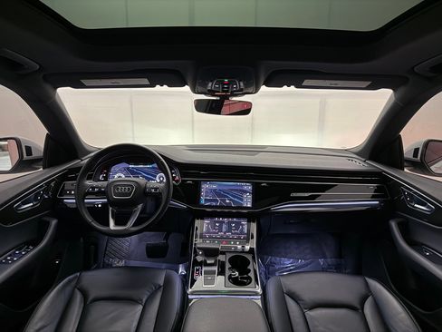 Used 2019 Audi Q8 Premium image 28