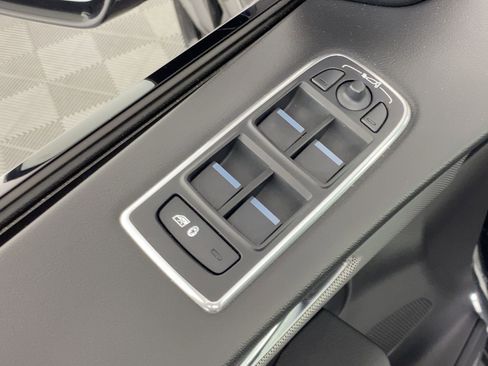 Used 2020 Jaguar F-PACE SVR image 11