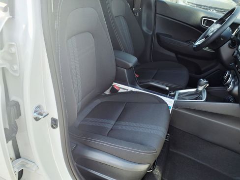 New 2026 Hyundai Venue SEL FWD image 7