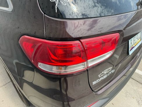 Used 2016 Kia Sorento FWD image 7