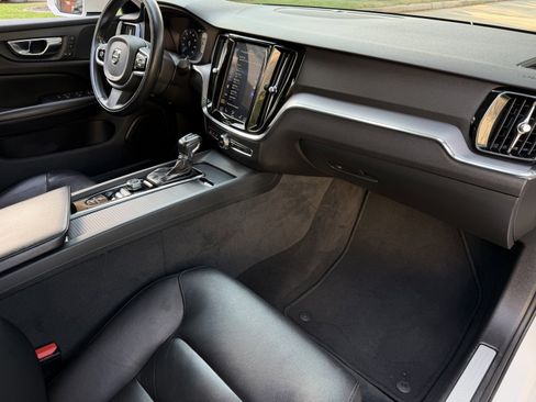 Used 2020 Volvo S60 T5 Momentum w/ Protection Package Premier image 16