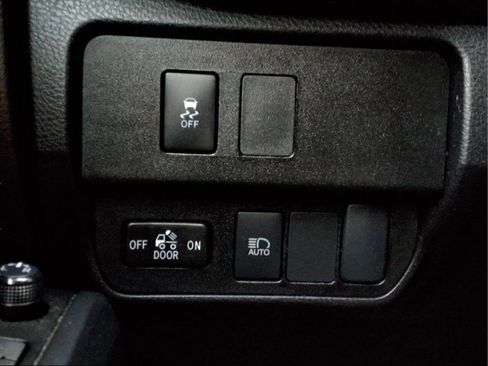 Used 2022 Toyota Tacoma SR5 image 16