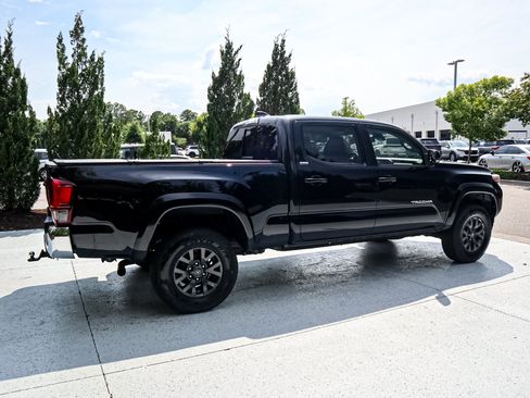 Used 2021 Toyota Tacoma SR5 RWD image 11