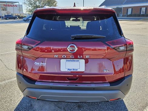 Used 2021 Nissan Rogue SL w/ Premium Package image 10