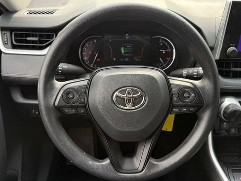 Used 2023 Toyota RAV4 LE FWD image 13