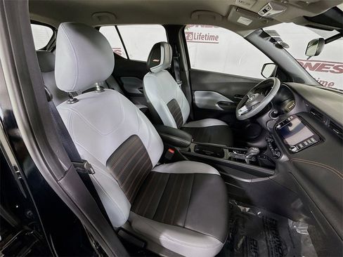 Certified 2024 Nissan Kicks SR w/ SR Premium Package image 31