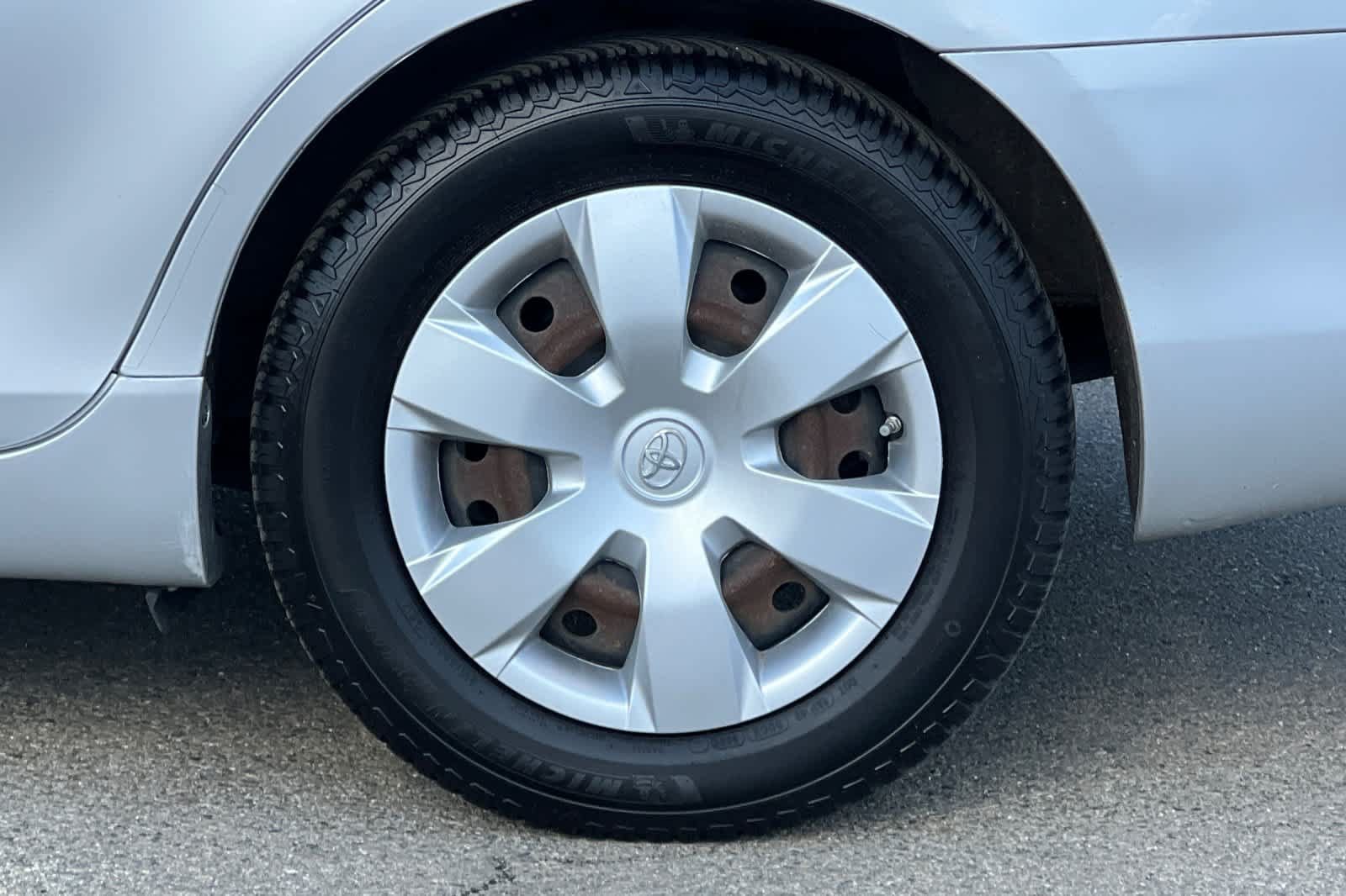 Used 2009 Toyota Camry LE FWD image 25