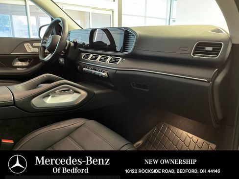 Used 2026 Mercedes-Benz GLS 580 4MATIC image 21