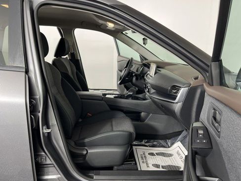 Used 2021 Nissan Rogue S FWD image 34