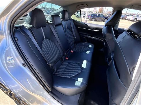 Used 2022 Toyota Camry SE image 21