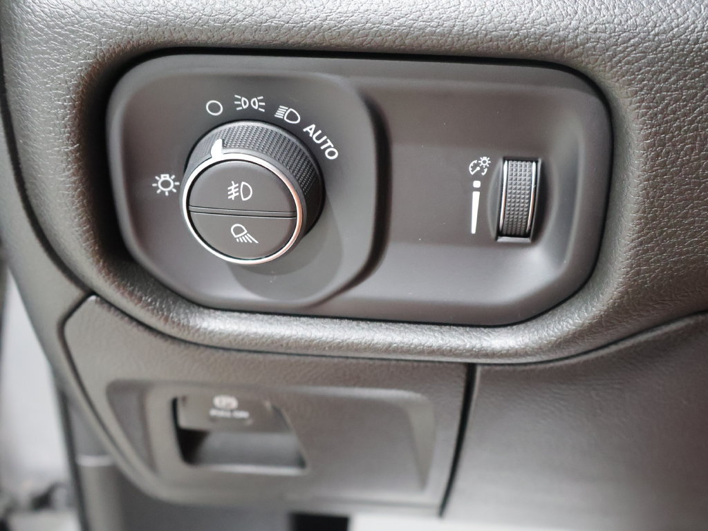 Used 2023 RAM 1500 Tradesman w/ Warlock PACKAGE AWD/4WD image 30