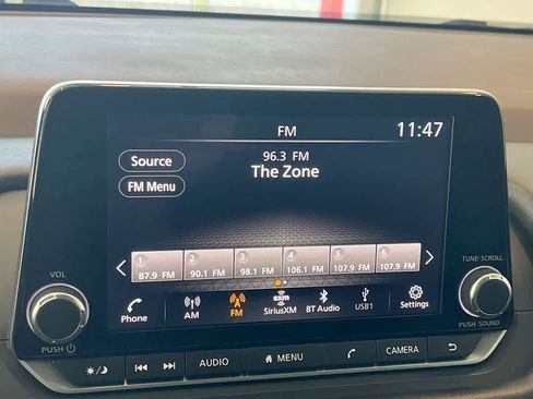 Used 2023 Nissan Rogue S image 16