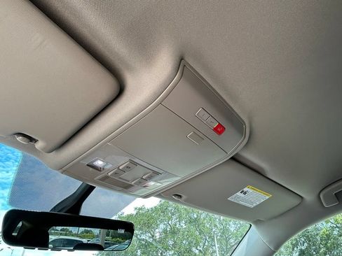 Certified 2023 Volkswagen Atlas SE FWD image 31