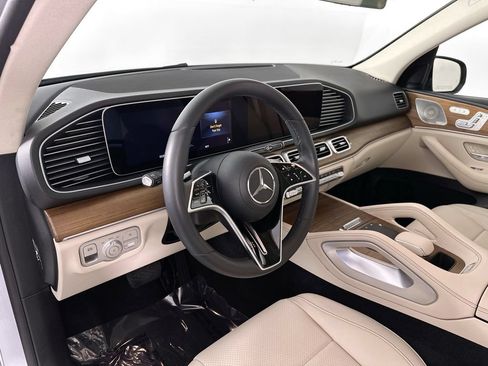 Used 2024 Mercedes-Benz GLE 350 4MATIC image 9