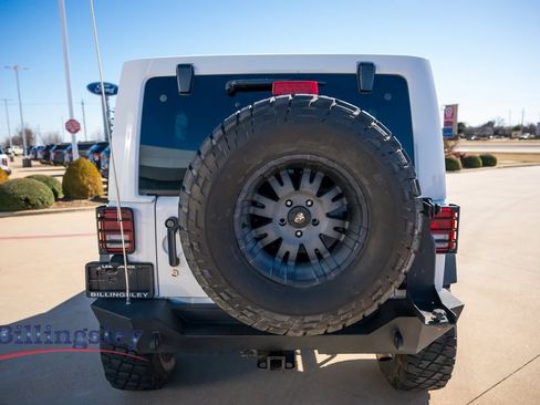 Used 2013 Jeep Wrangler Unlimited Rubicon w/ Connectivity Group image 6