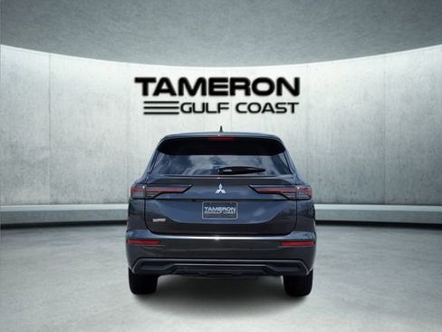 Used 2025 Mitsubishi Outlander SE FWD image 4