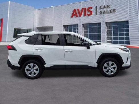 Used 2025 Toyota RAV4 LE AWD/4WD image 5