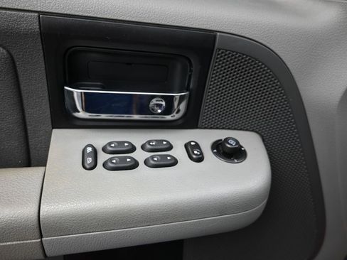 Used 2005 Ford F150 XLT AWD/4WD image 12