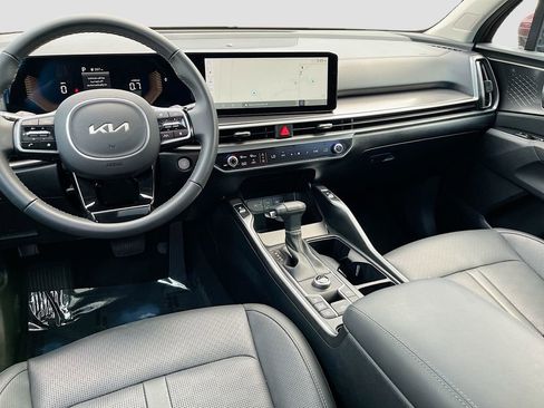 Certified 2025 Kia Sorento S w/ Panoramic Sunroof Package image 22