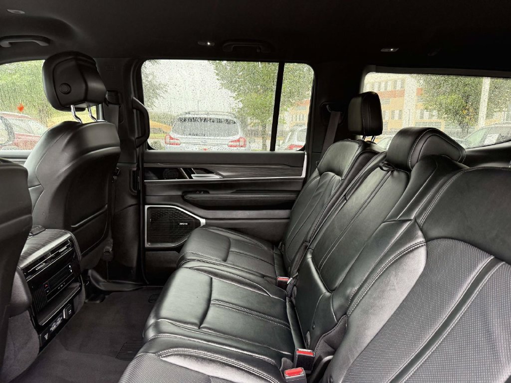 Used 2024 Jeep Wagoneer Series II AWD/4WD image 17