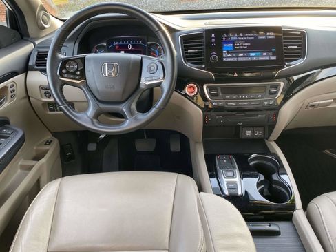 Used 2022 Honda Pilot Touring image 10