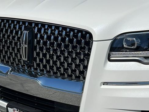Certified 2022 Lincoln Navigator L Black Label image 4