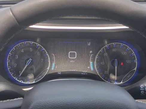 Used 2024 Chrysler Pacifica Touring-L FWD image 26