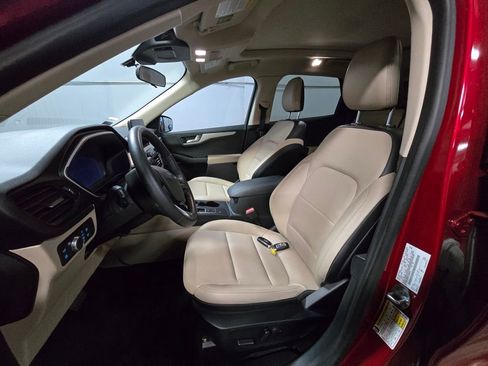 Used 2020 Ford Escape SE Sport image 10