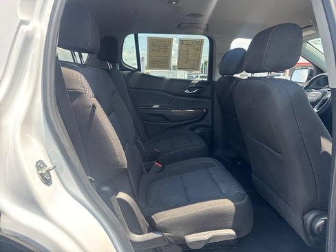 Used 2021 GMC Acadia SLE w/ Driver Convenience Package FWD image 12