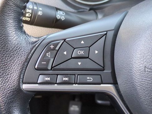 Used 2019 Nissan Rogue SV image 24