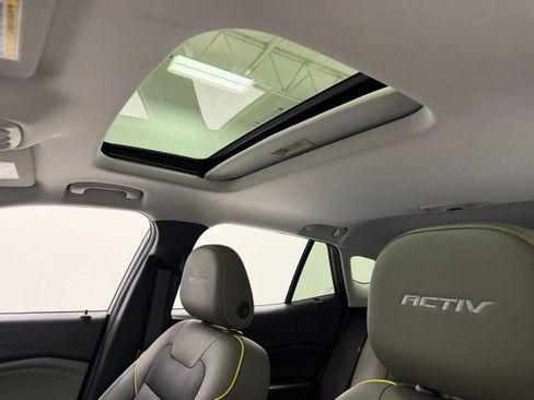 Certified 2024 Chevrolet Trax ACTIV w/ Sunroof Package FWD image 19