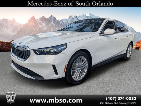 Used 2024 BMW 530i 530i w/ Premium Package image 18