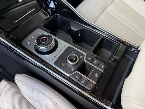 Used 2022 Kia Sorento AWD SX Prestige Plug-In Hybrid image 24
