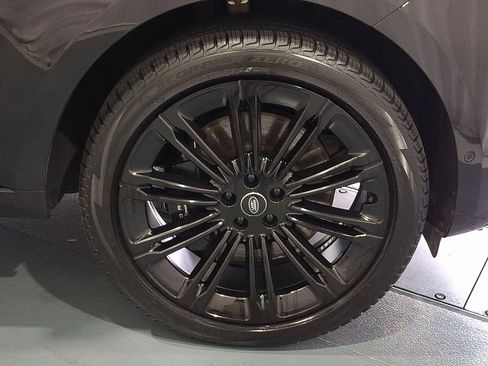 Certified 2024 Land Rover Range Rover SE image 6