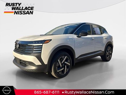 Used 2025 Nissan Kicks SV w/ Illumination Package image 1