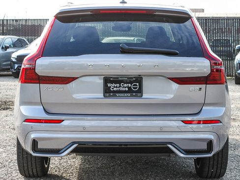 New 2026 Volvo XC60 B5 Plus w/ Climate Package PRO image 7