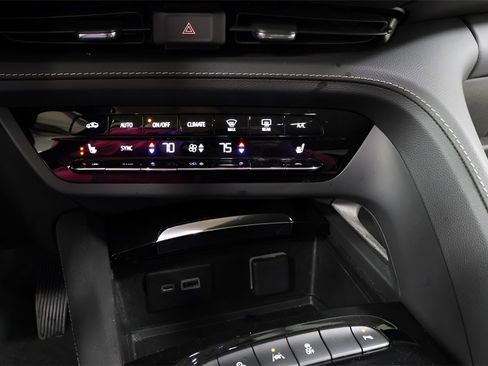 Used 2023 Buick Envision Preferred image 9