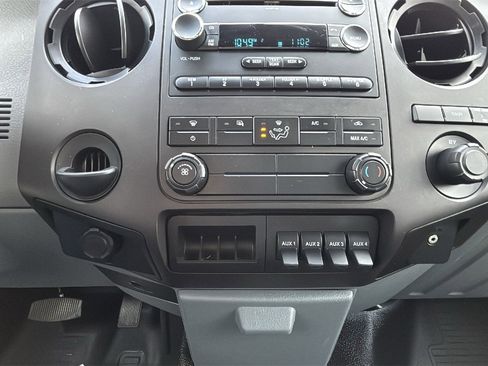 Used 2014 Ford F450 XL w/ Power Equipment Group image 18