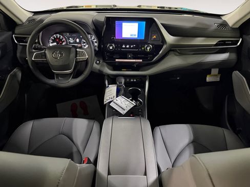New 2026 Toyota Highlander XLE AWD/4WD image 13