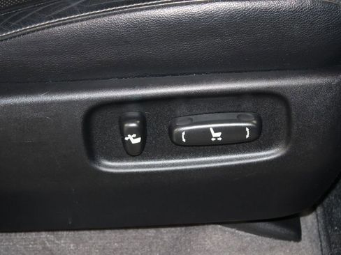 Used 2013 Toyota Land Cruiser AWD/4WD image 27