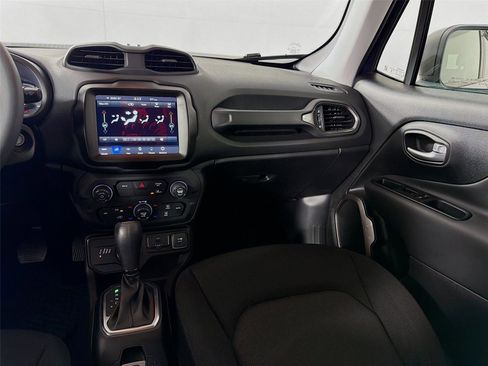 Used 2023 Jeep Renegade Latitude AWD/4WD image 23